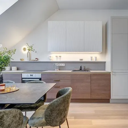 Domillion Oldtown New 5bdr 3bath P492a *