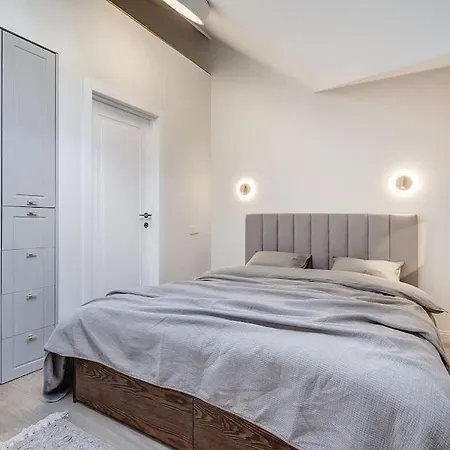 Domillion Oldtown New 5bdr 3bath P492a *