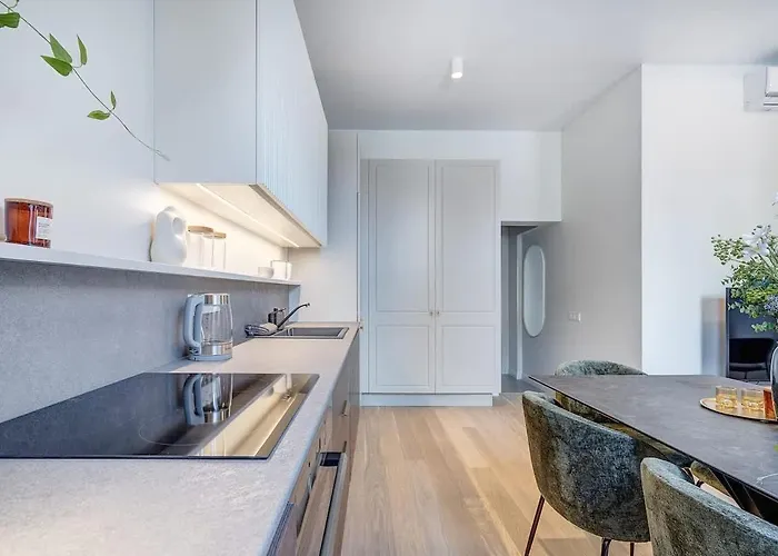 Butas Domillion Oldtown New 5bdr 3bath P492a