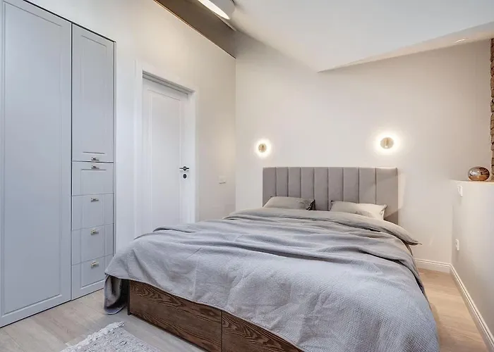 Domillion Oldtown New 5bdr 3bath P492a *